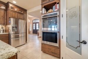 4206 Kingwood Court Midland, TX Kitchen double ovens