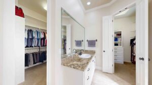 Walk-in closet